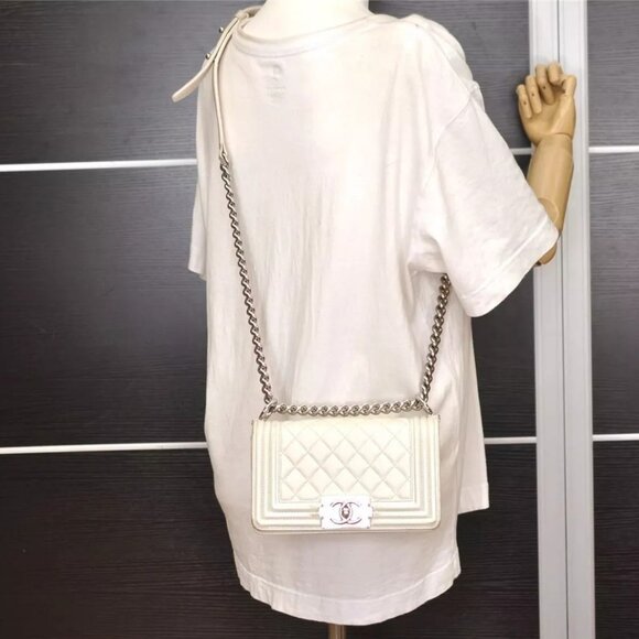 Authentic CHANEL BOY CHANEL Calf Skin Matelasse CC Shoulder Bag White - Picture 1 of 16